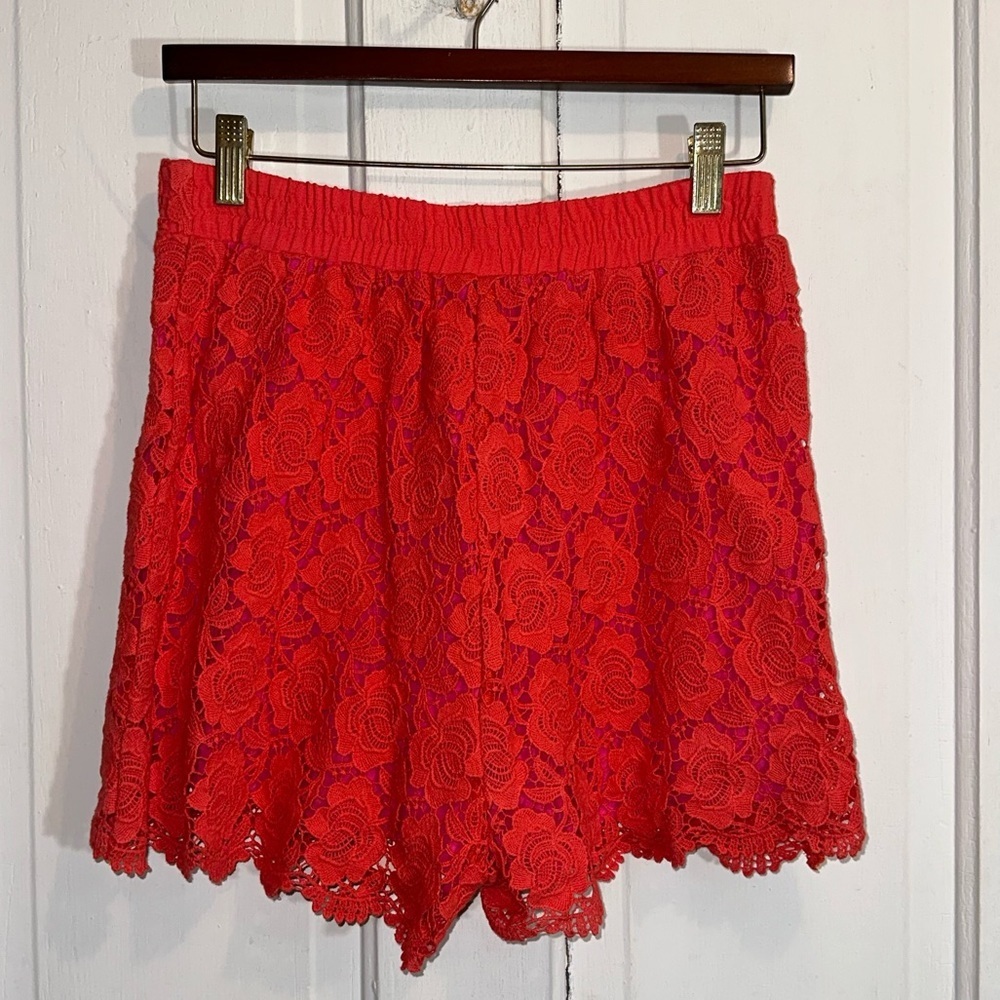 Chelsea & Violet Red Crochet Lace Overlay Rose With Magenta Liner Size Small - Picture 2 of 4